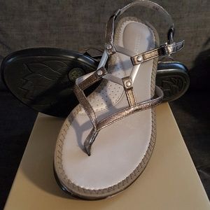 Naturalizer sandals